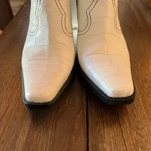 Ganni Shoes Ganni Callie Western Boots In White Sz 39 Poshmark